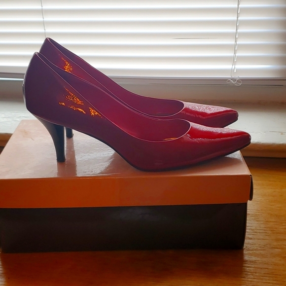 Shoes - Picture 6 of 6